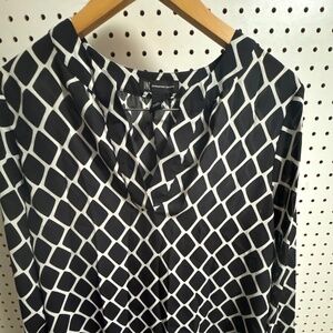 INC Vneck sheet black and white print blouse
